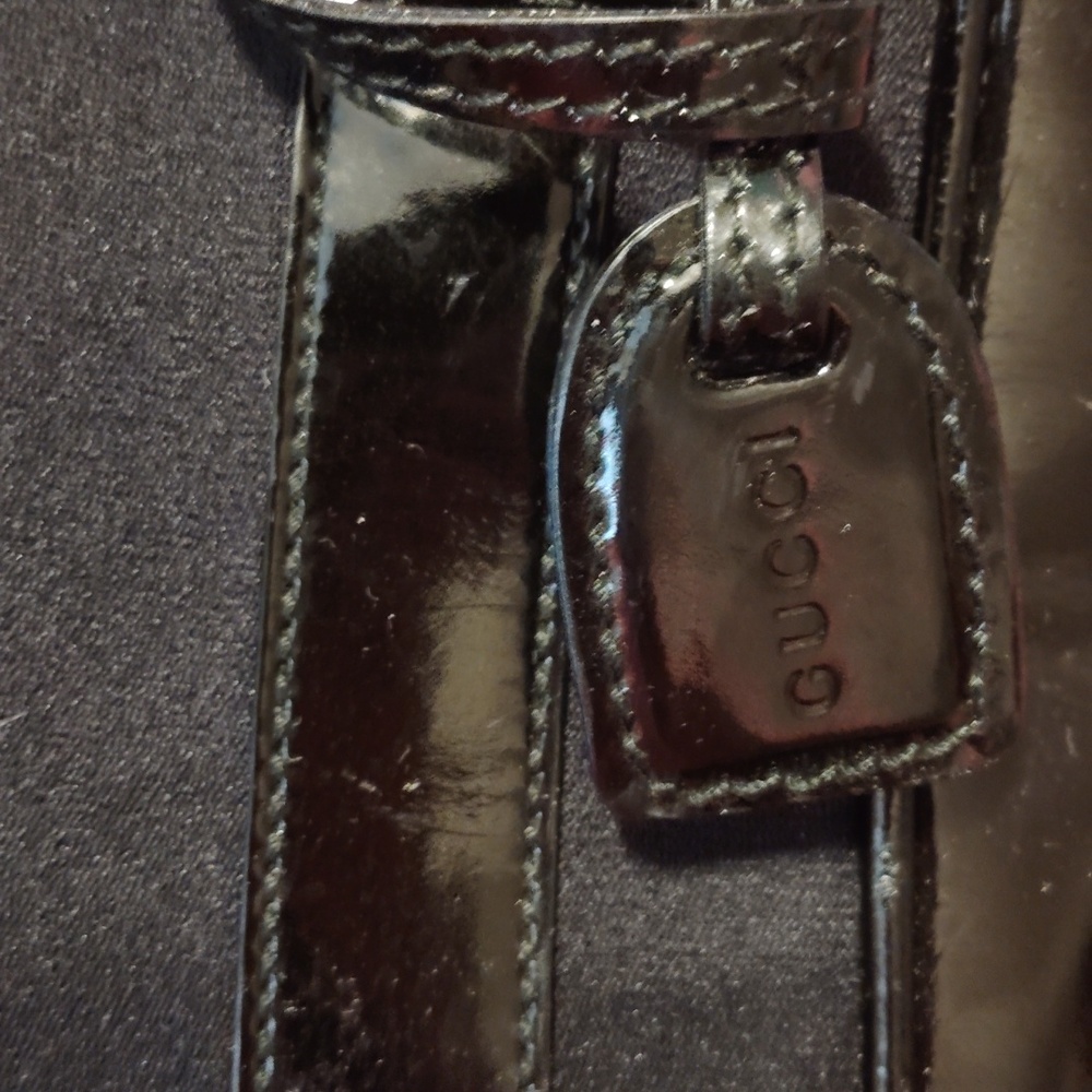 Buyers Choice - GUCCI Mini bag, Dust Bag, Compact Mirror, or Travel cases - Picture 10 of 15